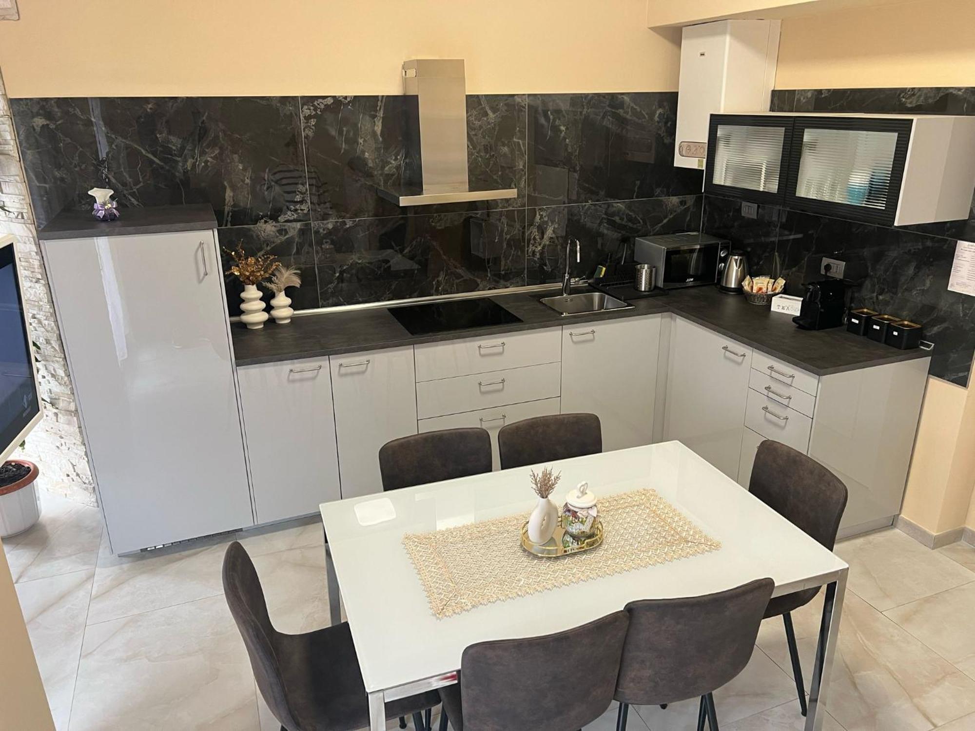 Casa Hanna2 Intra Extérieur photo